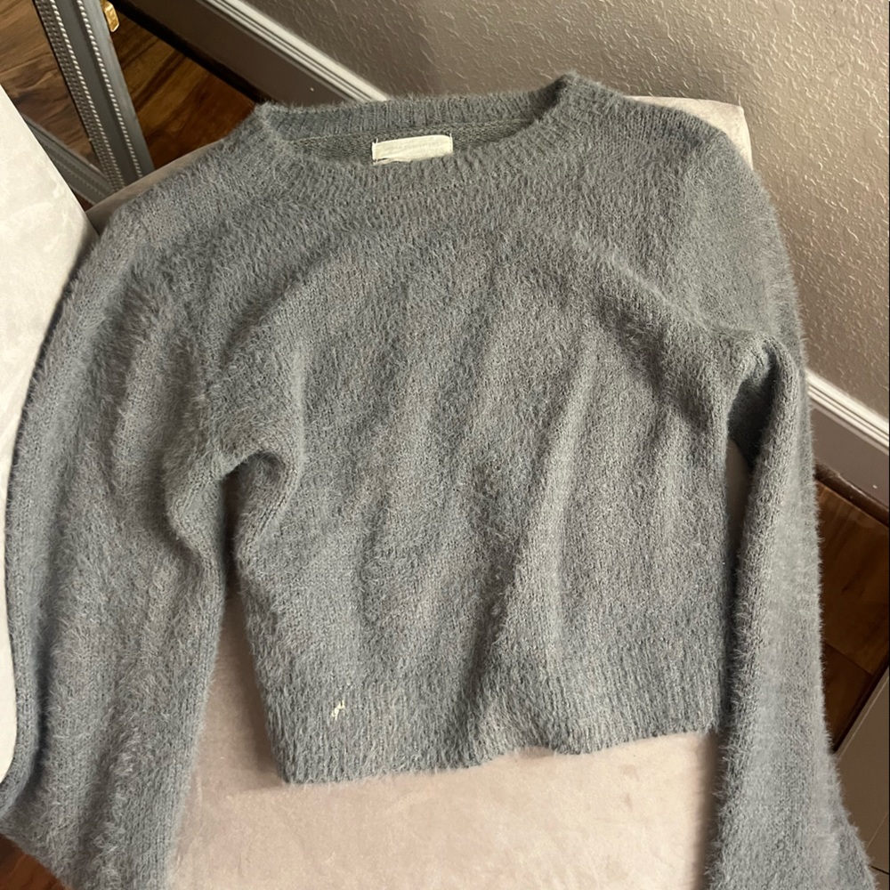 Grey cropped knit urban outfitters sweater, size small